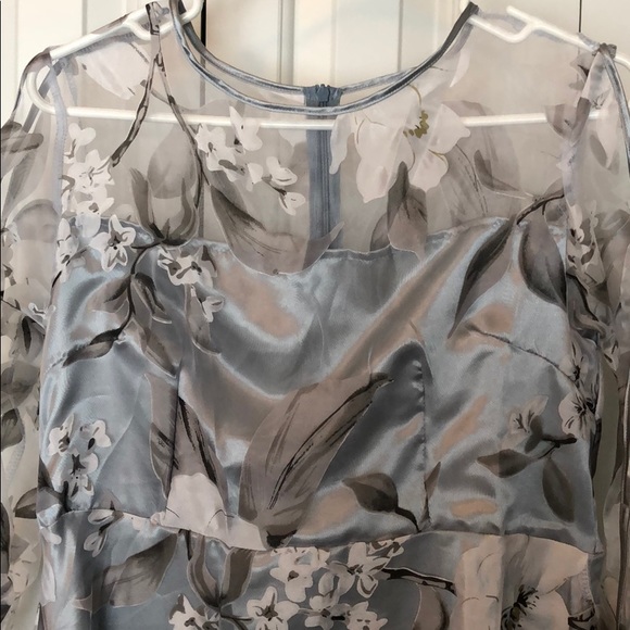 Dress - Picture 4 of 8